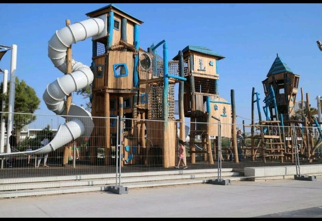 סוויטה מול הים Apartment Ашкелон Екстериор снимка
